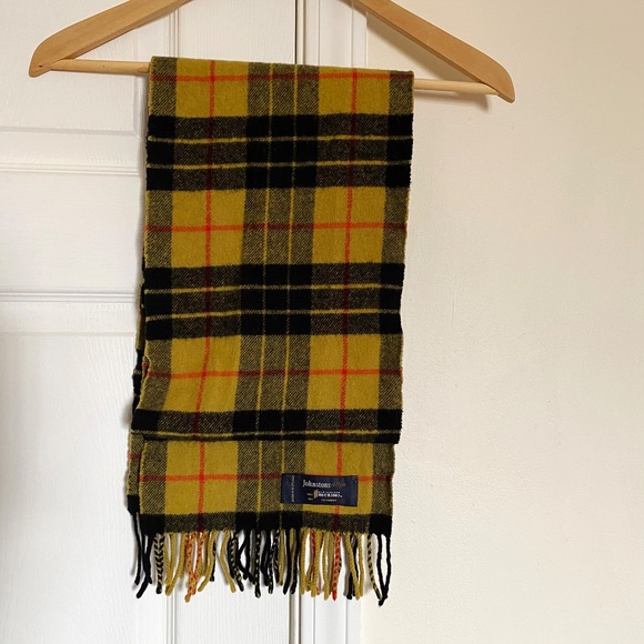 Johnstons of Elgin Merino Wool Fringe Scarf - Picture 2 of 7